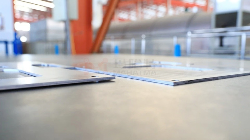 零瑕疵表面+微米級精度，瑪哈特液壓矯平機重塑高端金屬加工新標準